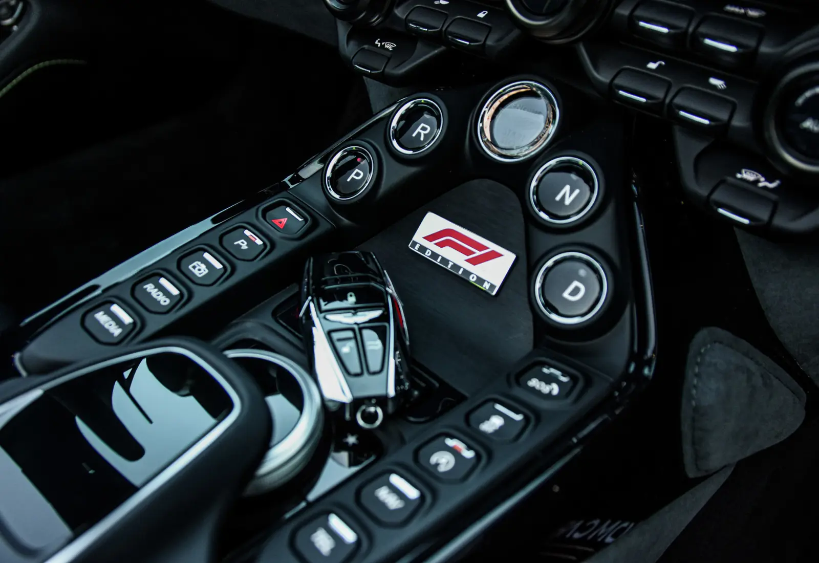 Aston Martin Vantage Roadster 4.0 V8 F1 Edition - 46553